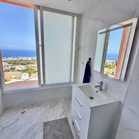 Bella Vista- Luxury Ocean & Mountain Views Vila