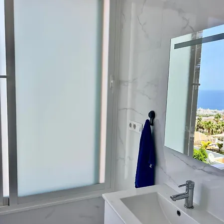 Bella Vista- Luxury Ocean & Mountain Views